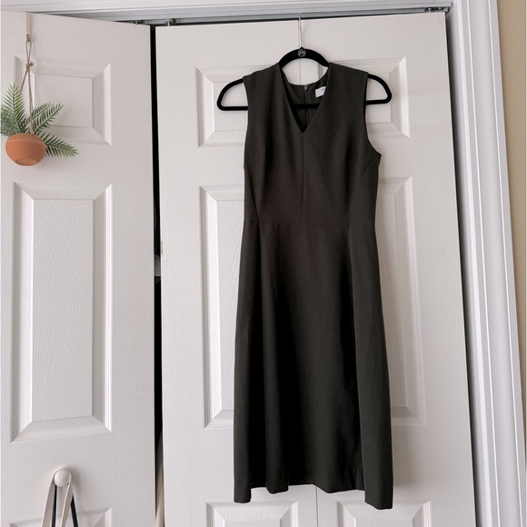 Holiday ready dark green dress - Picture 1 of 1